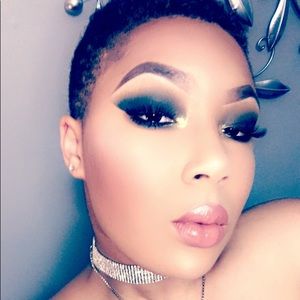 Meet your Posher, Briana